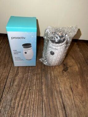 Proactiv pore cleansing brush